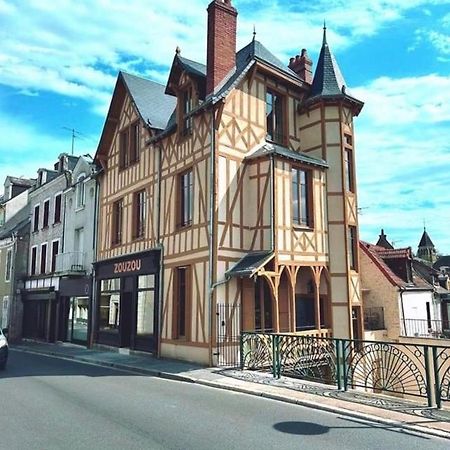 Logis Hotel La Maison A Pan De Bois Vierzon Exterior foto