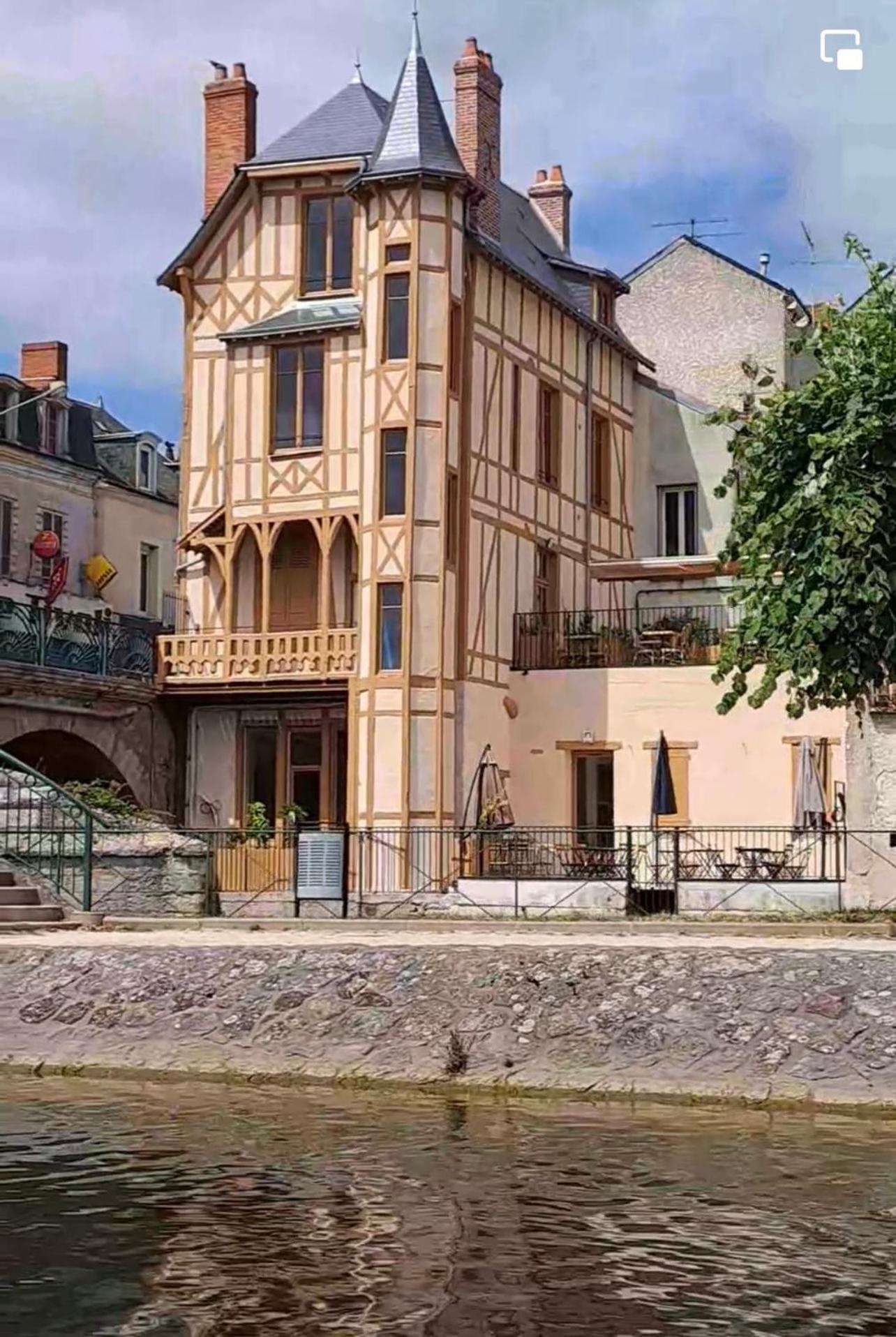 Logis Hotel La Maison A Pan De Bois Vierzon Exterior foto